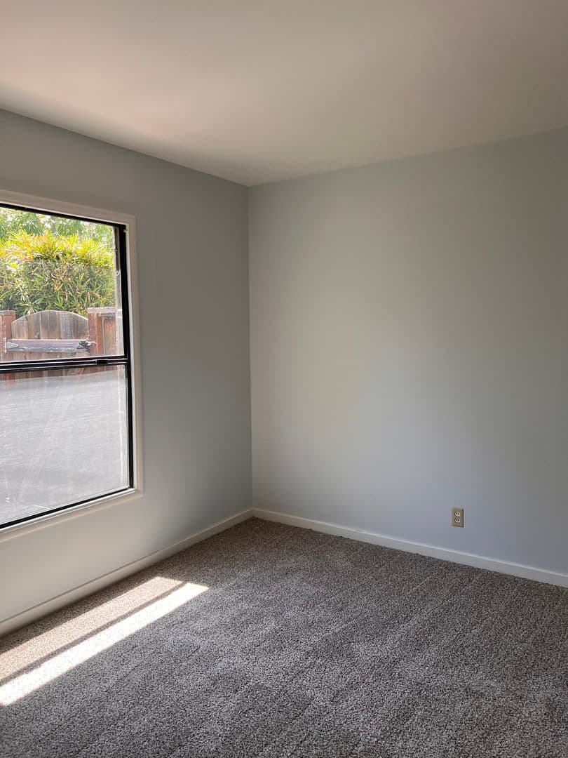 Mountain View House: 1143 Solana Drive
