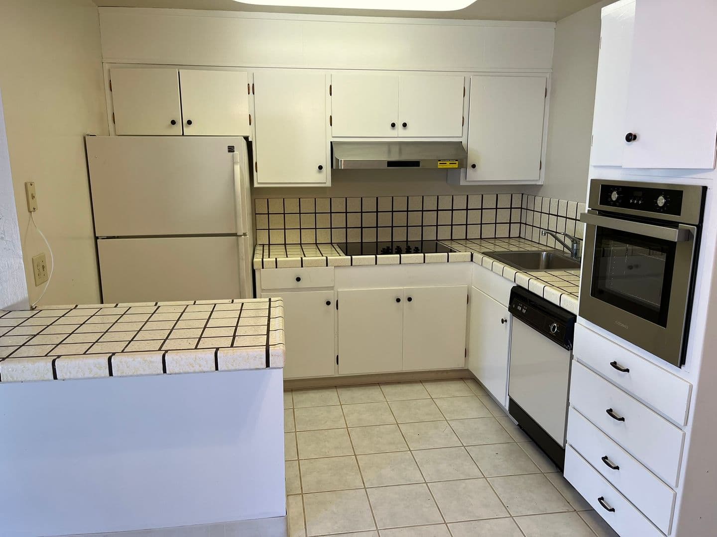 Sunnyvale Apartment: 884/886 San Junipero Drive