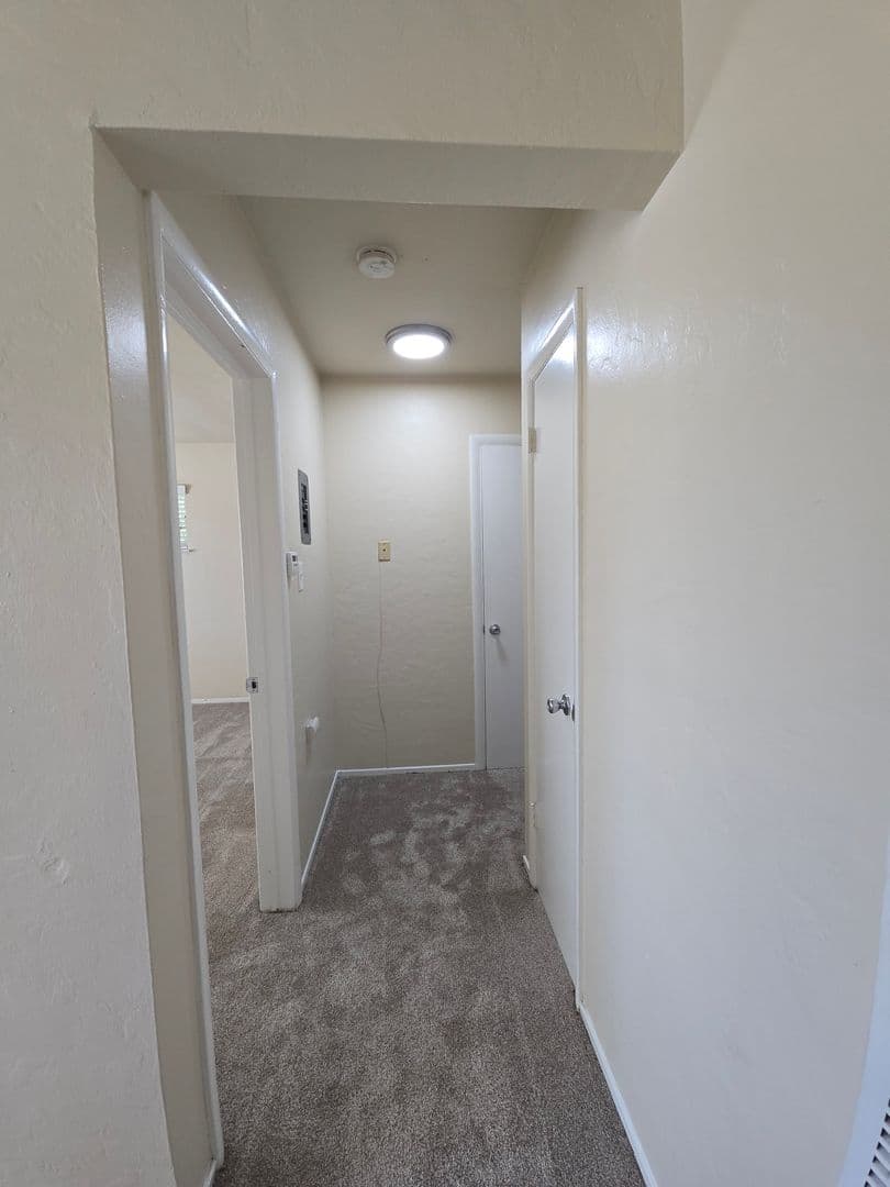 San Jose Apartment: 2890 Almaden Expressway