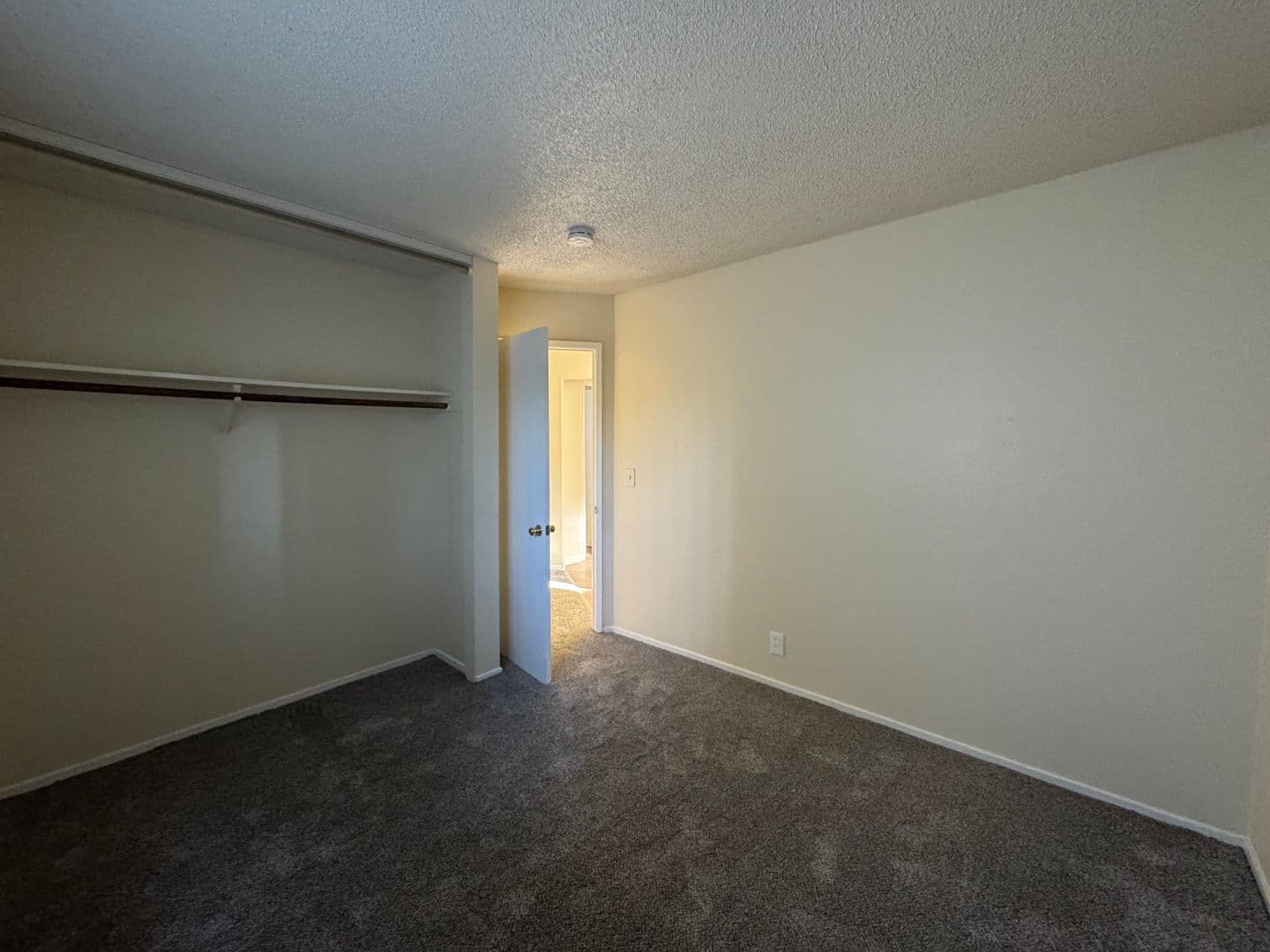 San Jose Apartment: 925 N. Bayshore Rd West #6