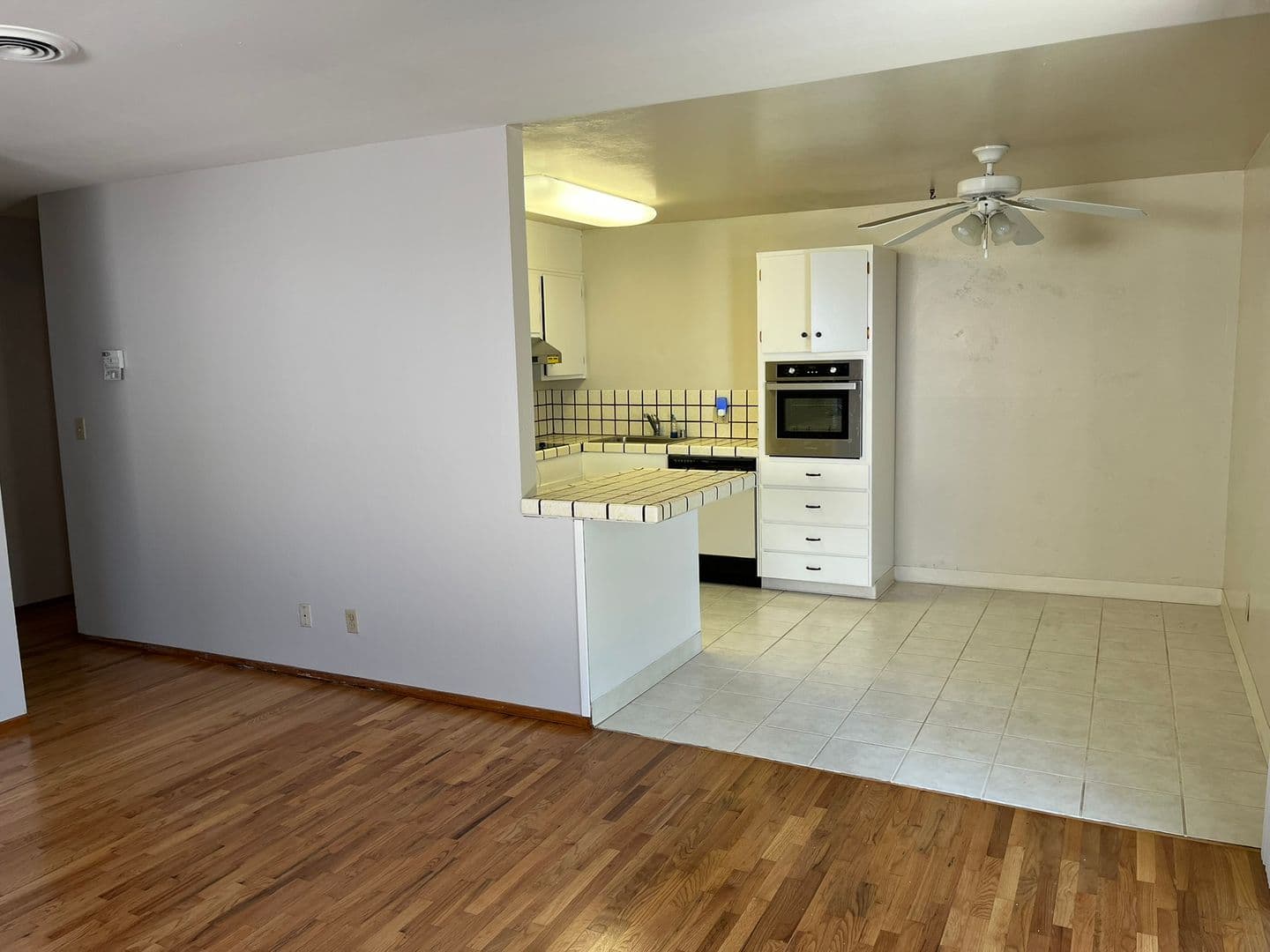 Sunnyvale Apartment: 884/886 San Junipero Drive
