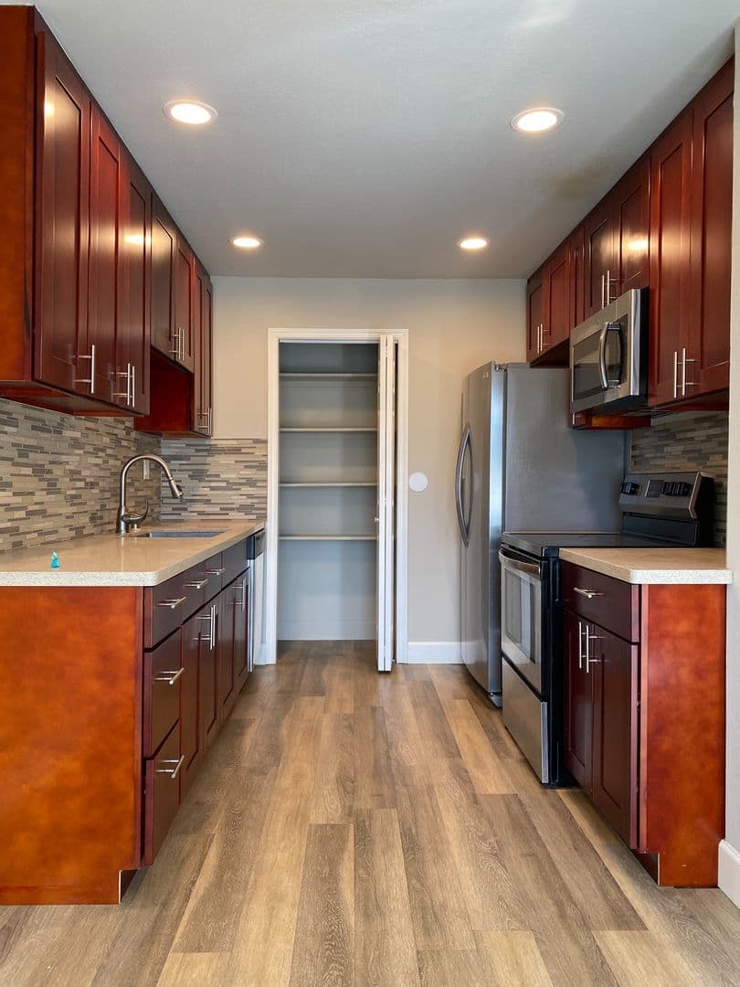 Sunnyvale Apartment: 750 Brahms Way