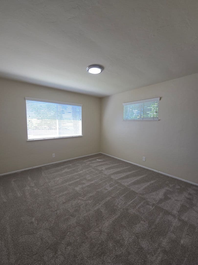 San Jose Apartment: 2890 Almaden Expressway