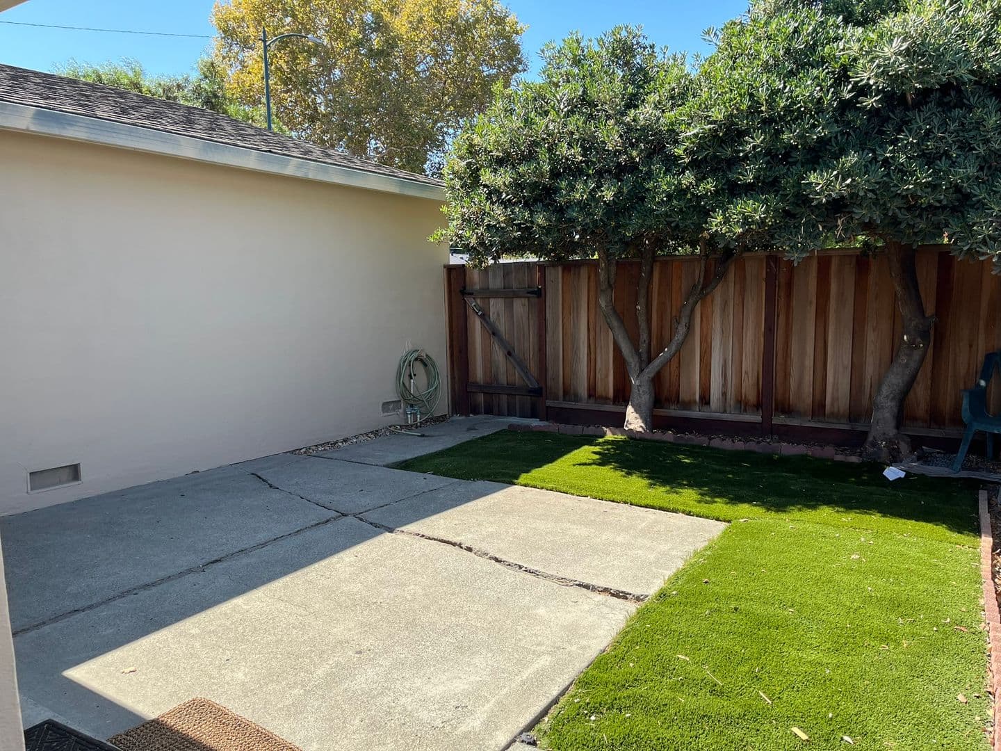 Sunnyvale Apartment: 884/886 San Junipero Drive
