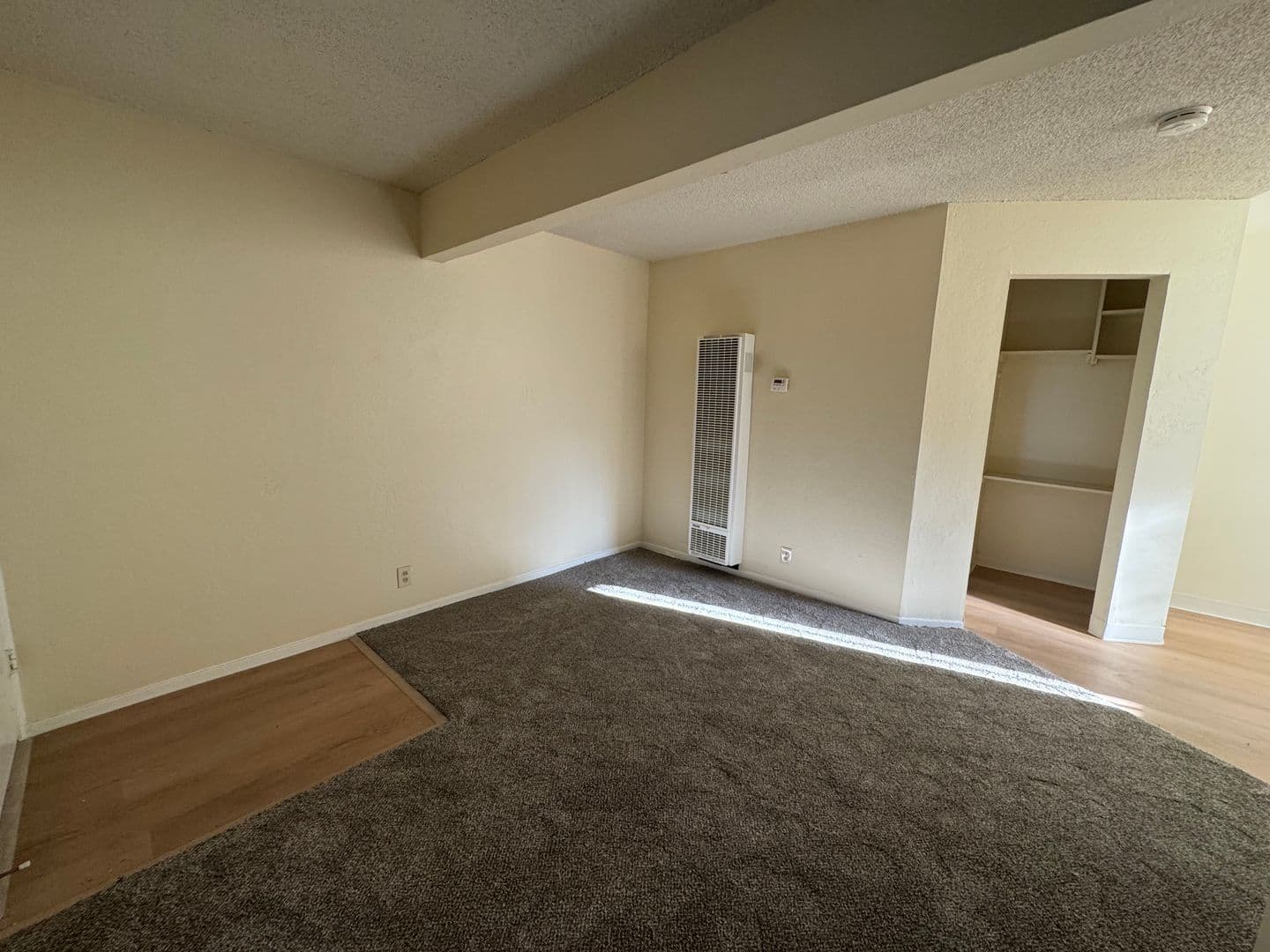 San Jose Apartment: 925 N. Bayshore Rd West #6