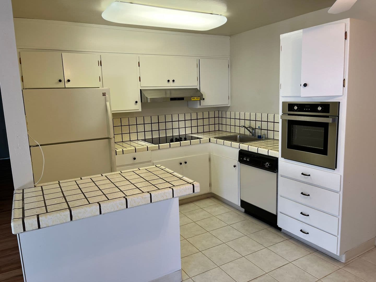 Sunnyvale Apartment: 884/886 San Junipero Drive