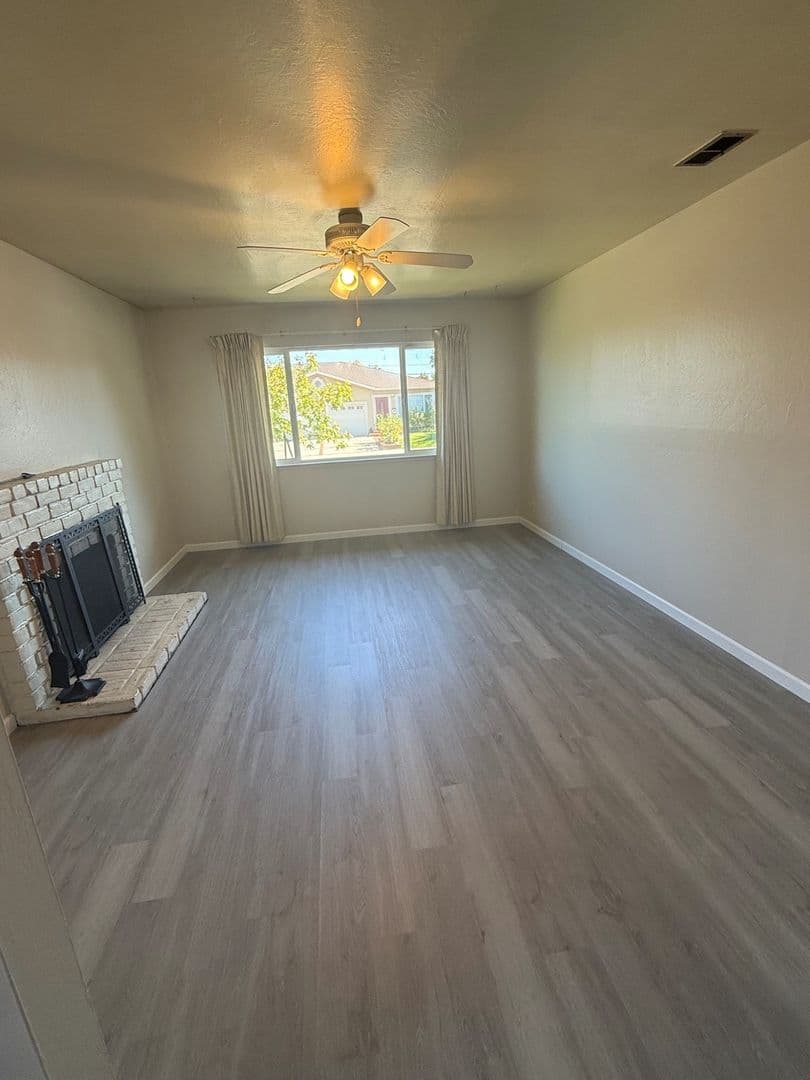 Santa Clara Apartment: 1150/1152 White Drive