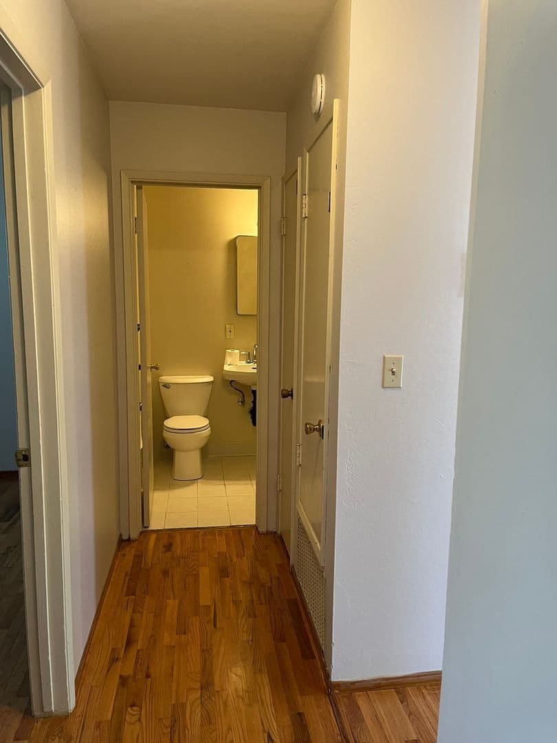 Sunnyvale Apartment: 884/886 San Junipero Drive