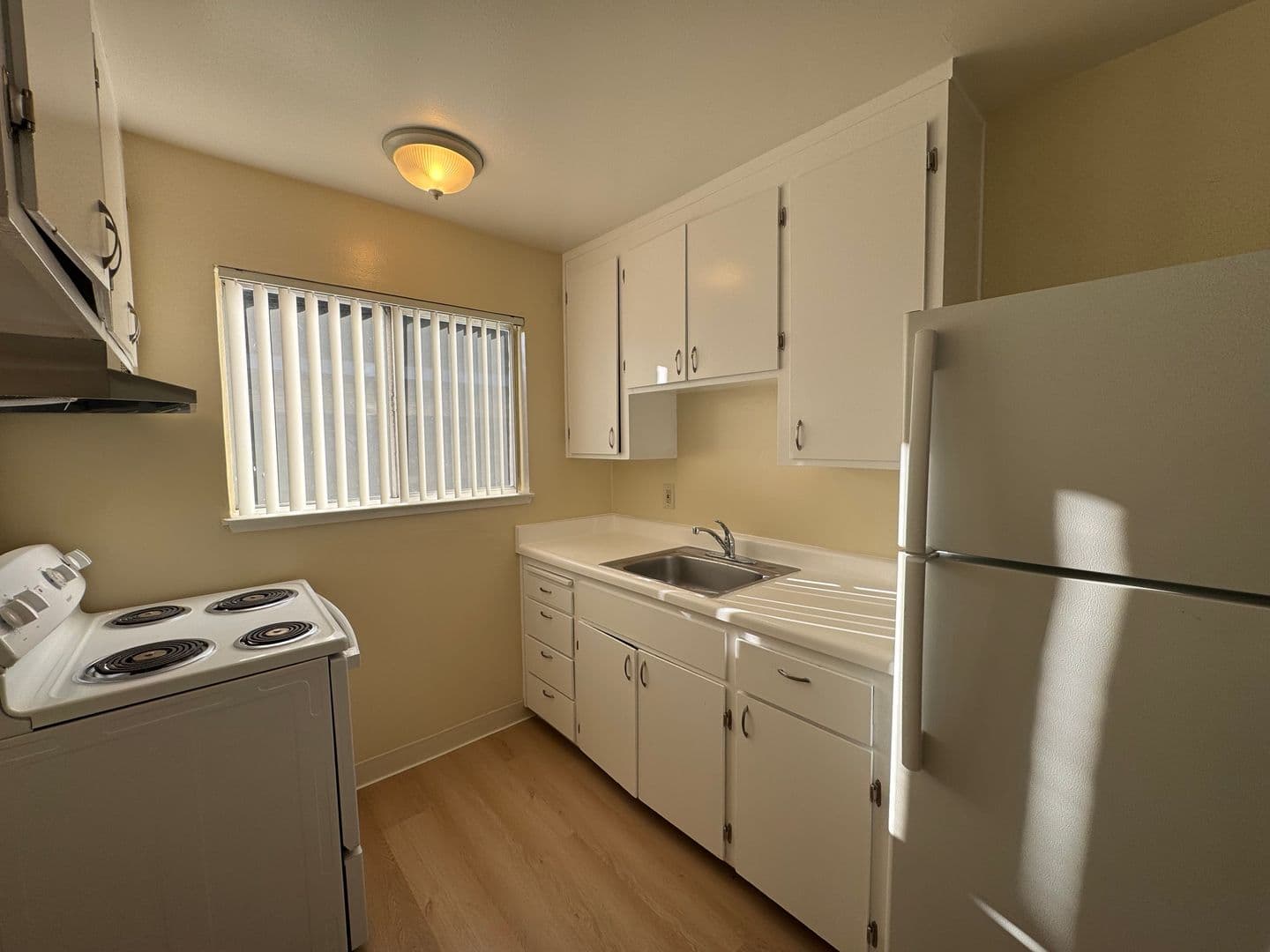 San Jose Apartment: 925 N. Bayshore Rd West #6