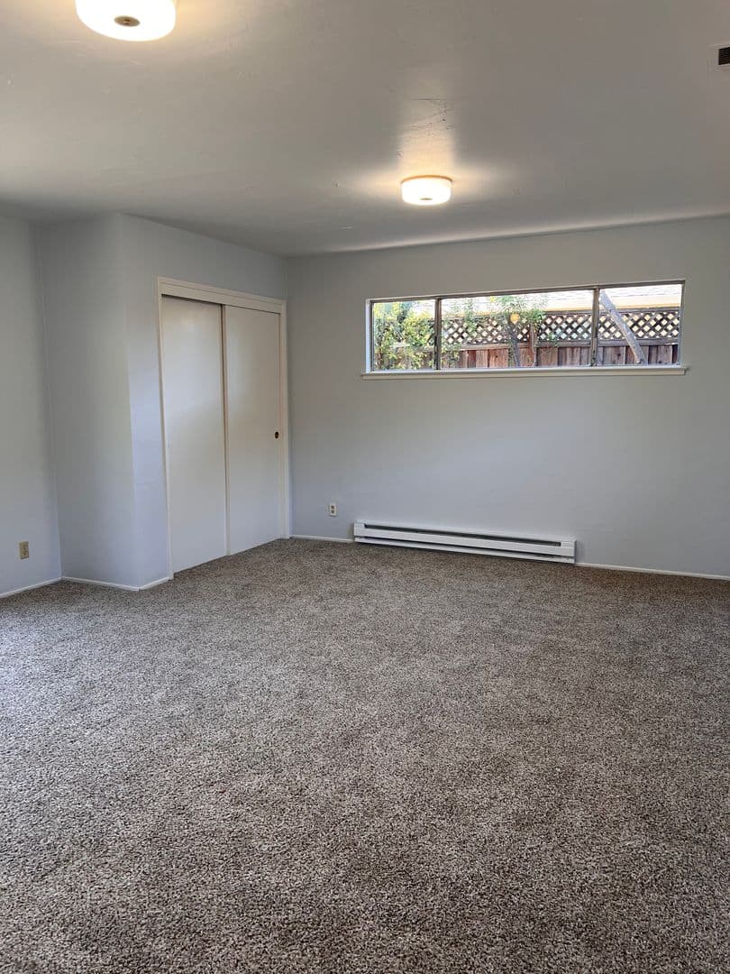 Mountain View House: 1143 Solana Drive