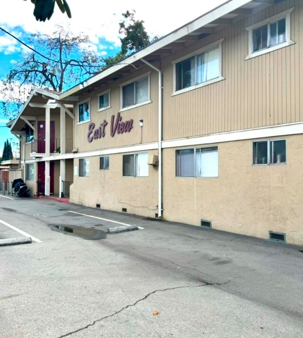 San Jose Apartment: 925 N. Bayshore Rd West #6