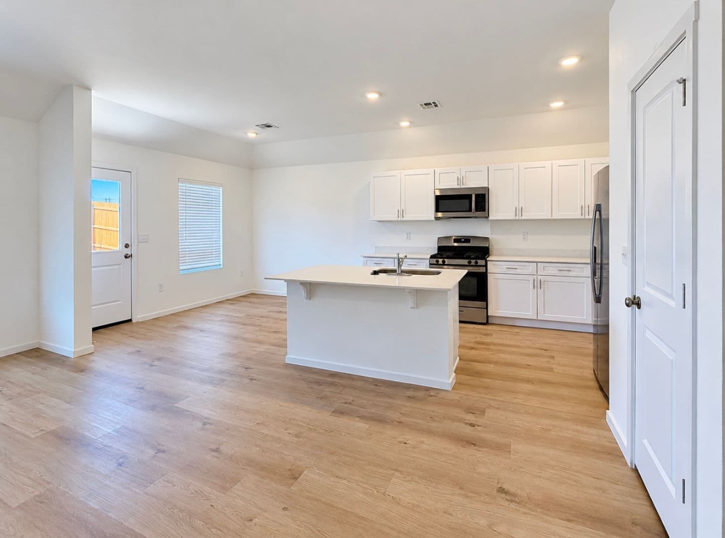 Piedmont House: 16313 Maroon Drive