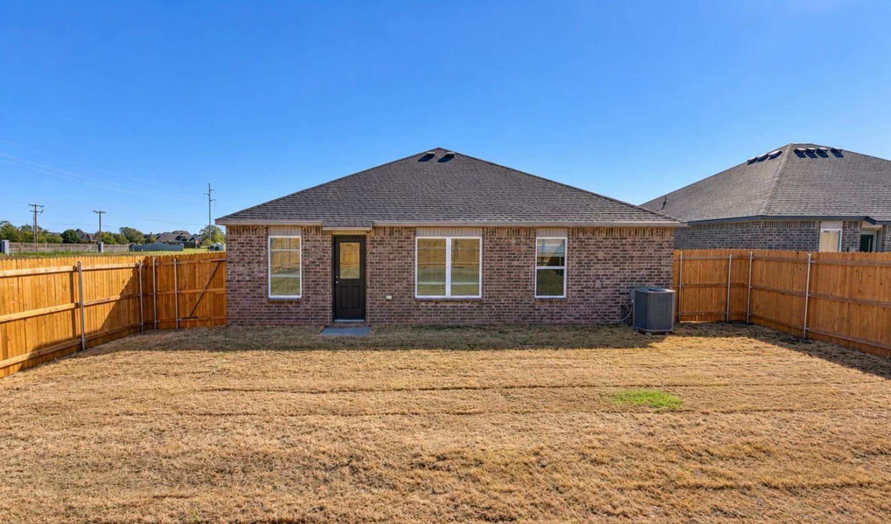 Piedmont House: 16313 Maroon Drive