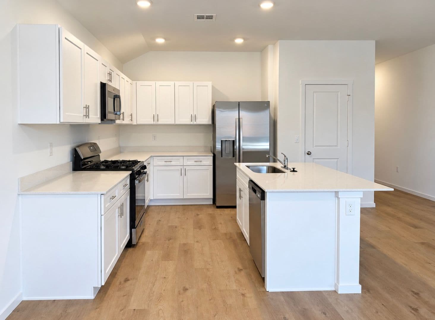 Piedmont House: 16313 Maroon Drive