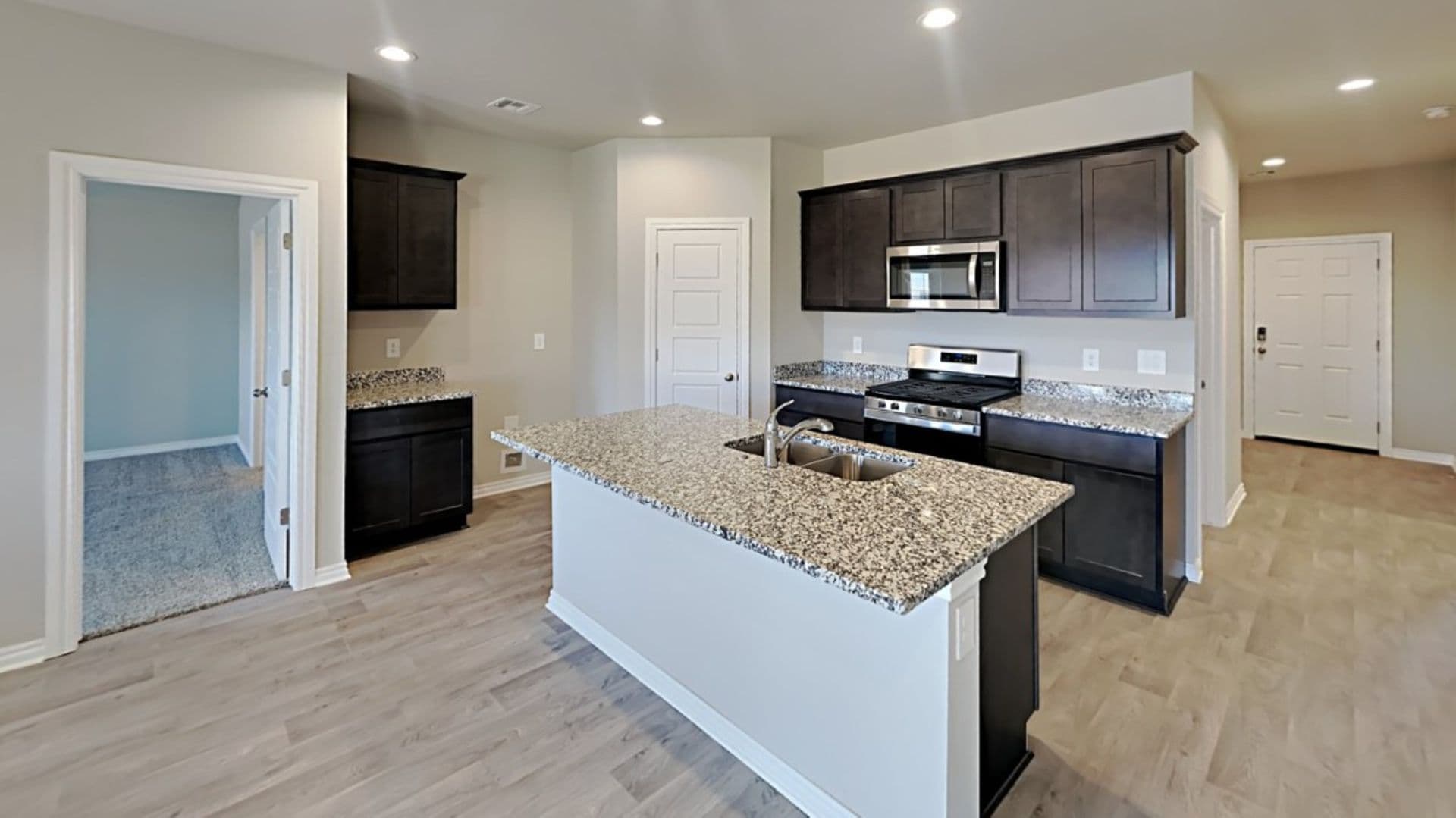 Mustang House: 4312 Colt Drive