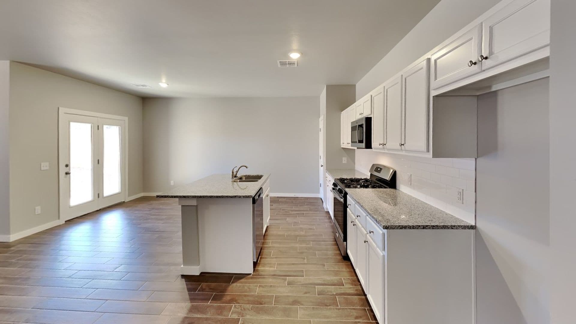 Newalla House: 16409 April Drive