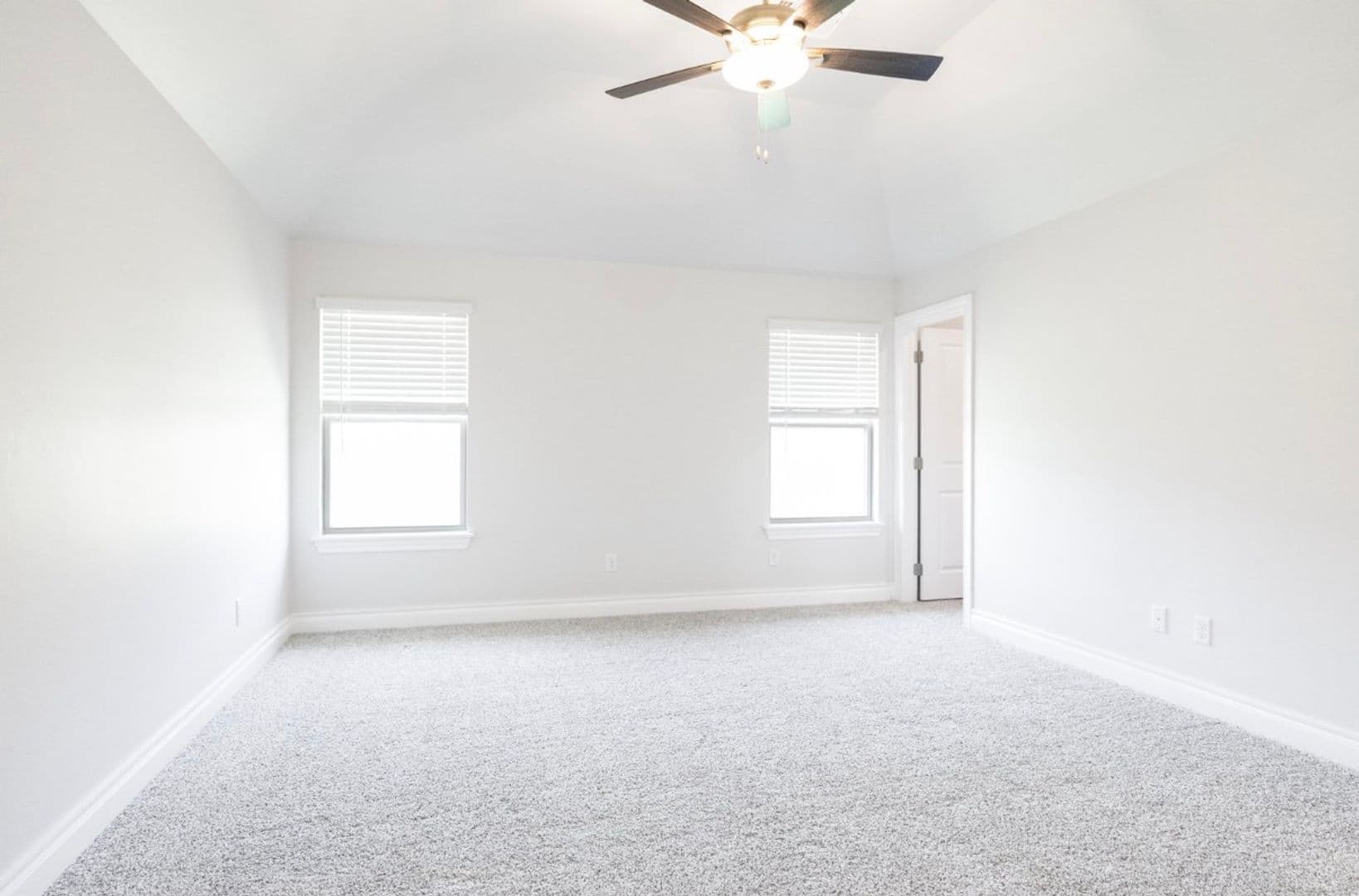 Edmond House: 9009 Stark Street