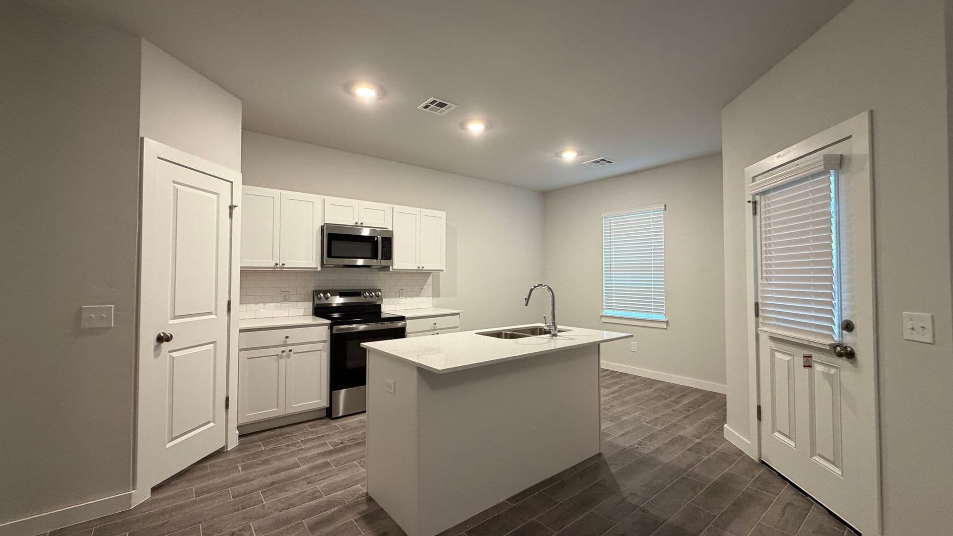 Newalla House: 17460 Lantana Loop