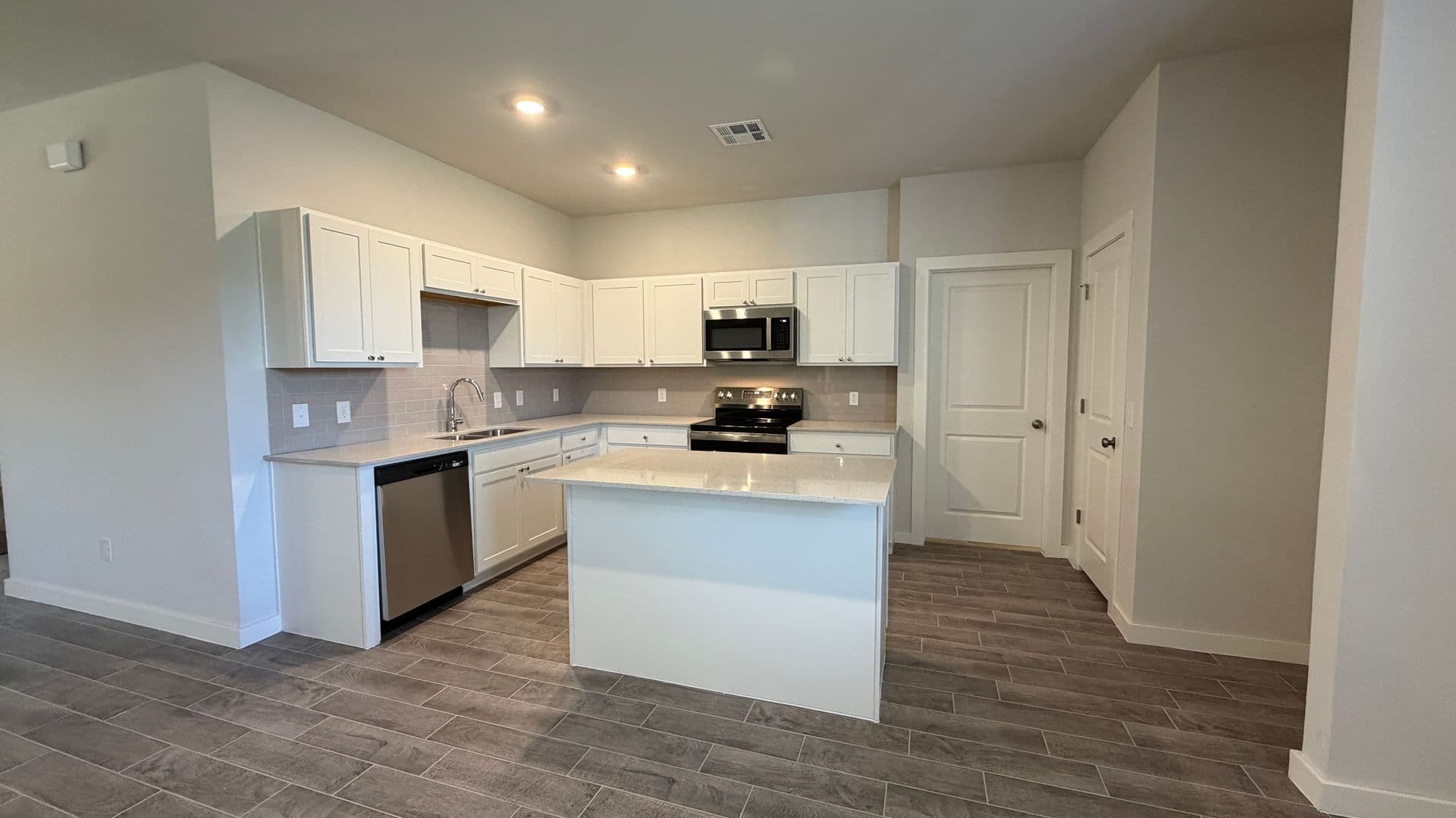 Newalla House: 17630 Blackhawk Court