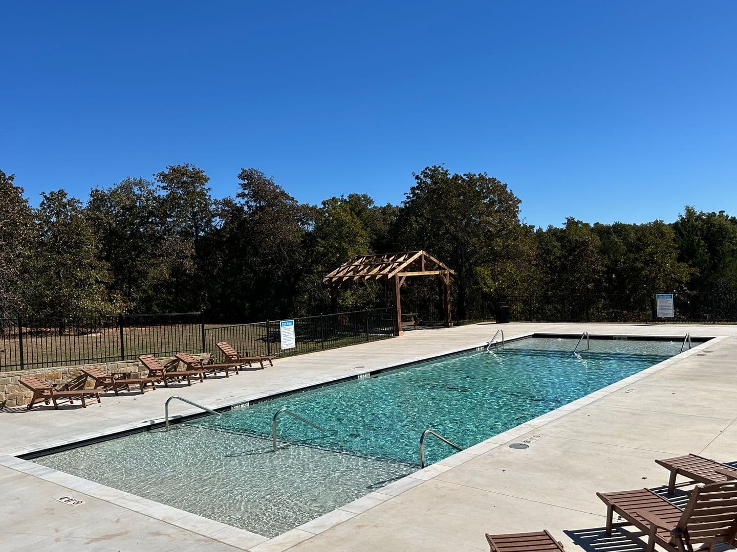 Newalla House: 17460 Lantana Loop
