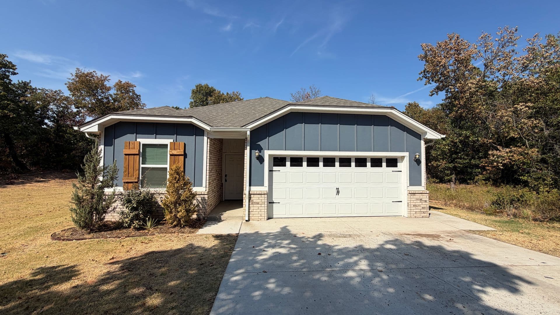 Newalla House: 16951 Buck Circle