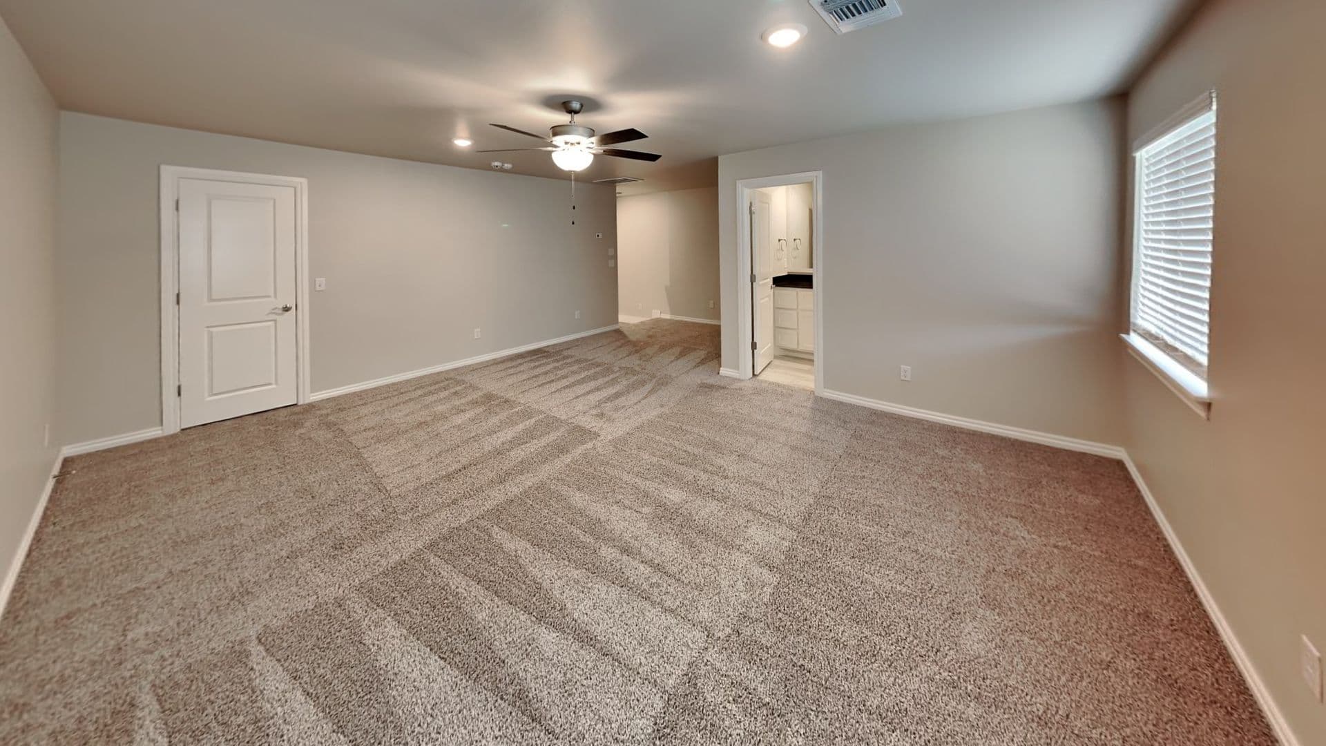 Edmond House: 18801 Grove Parkway