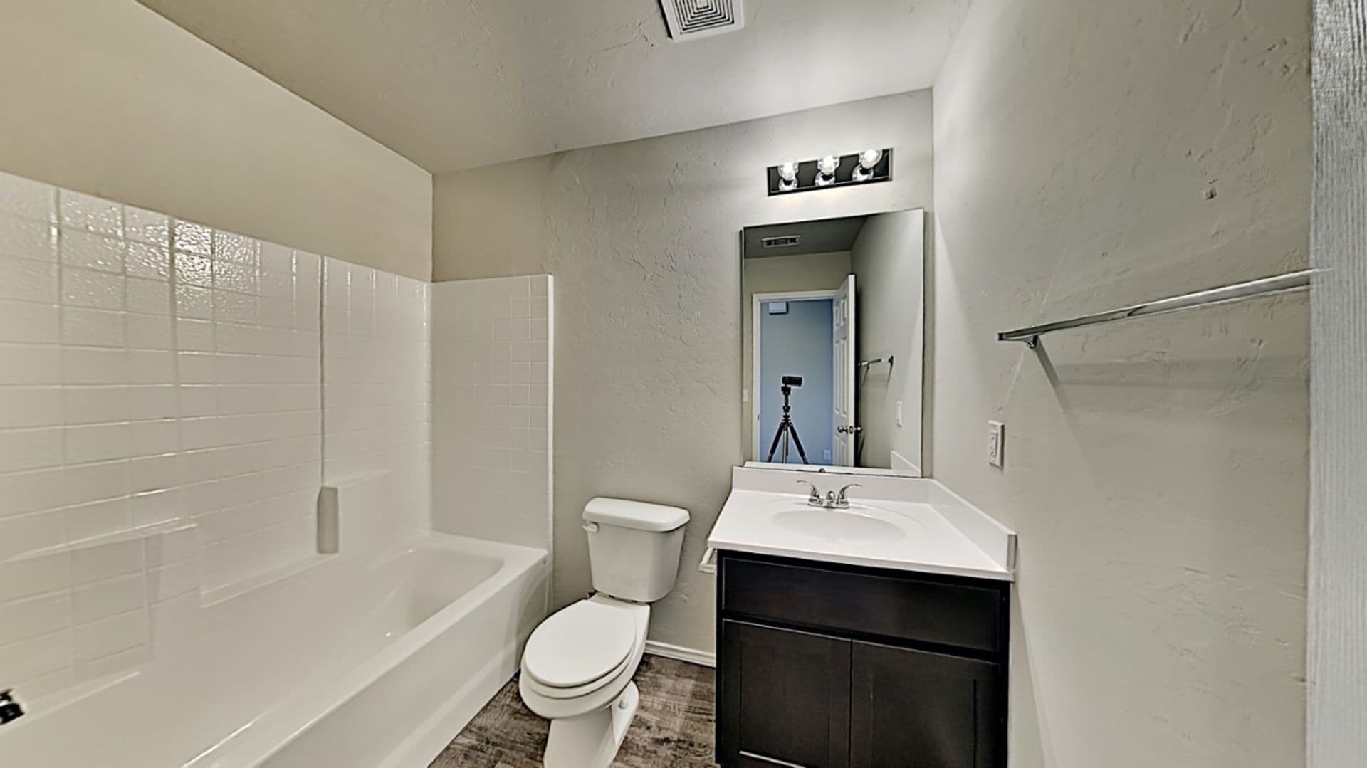 Newcastle House: 309 Blue Drive