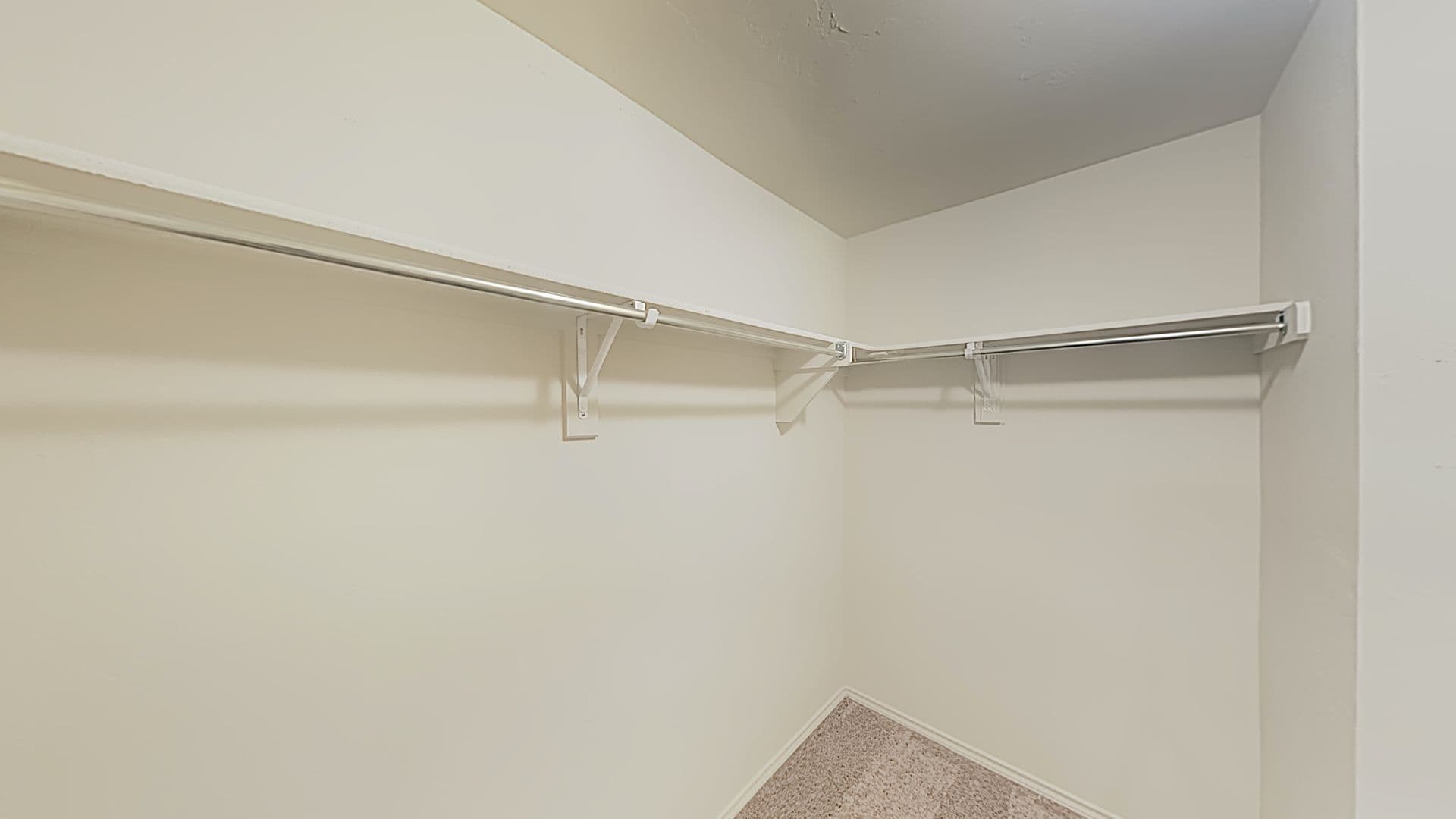 Mustang House: 2009 W Antler Way
