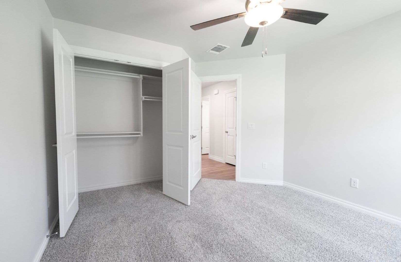 Edmond House: 9009 Stark Street