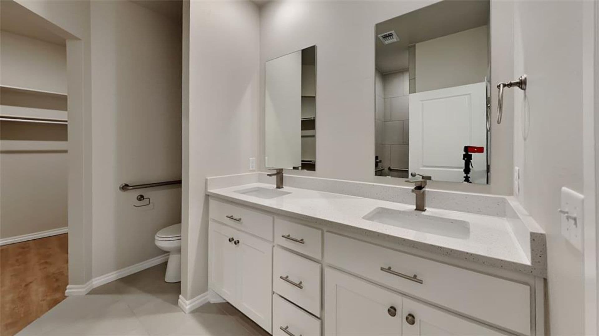 Warr Acres House: 6916 Labelle Drive