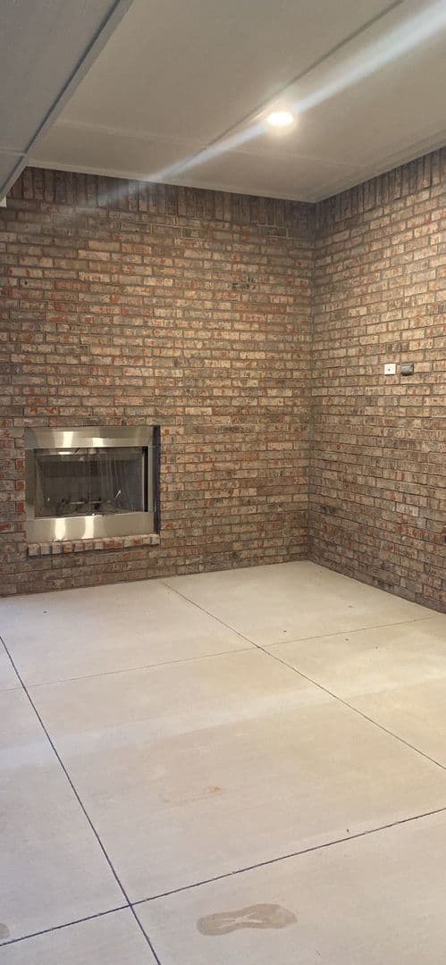 Edmond House: 5201 Skylar Rae Road