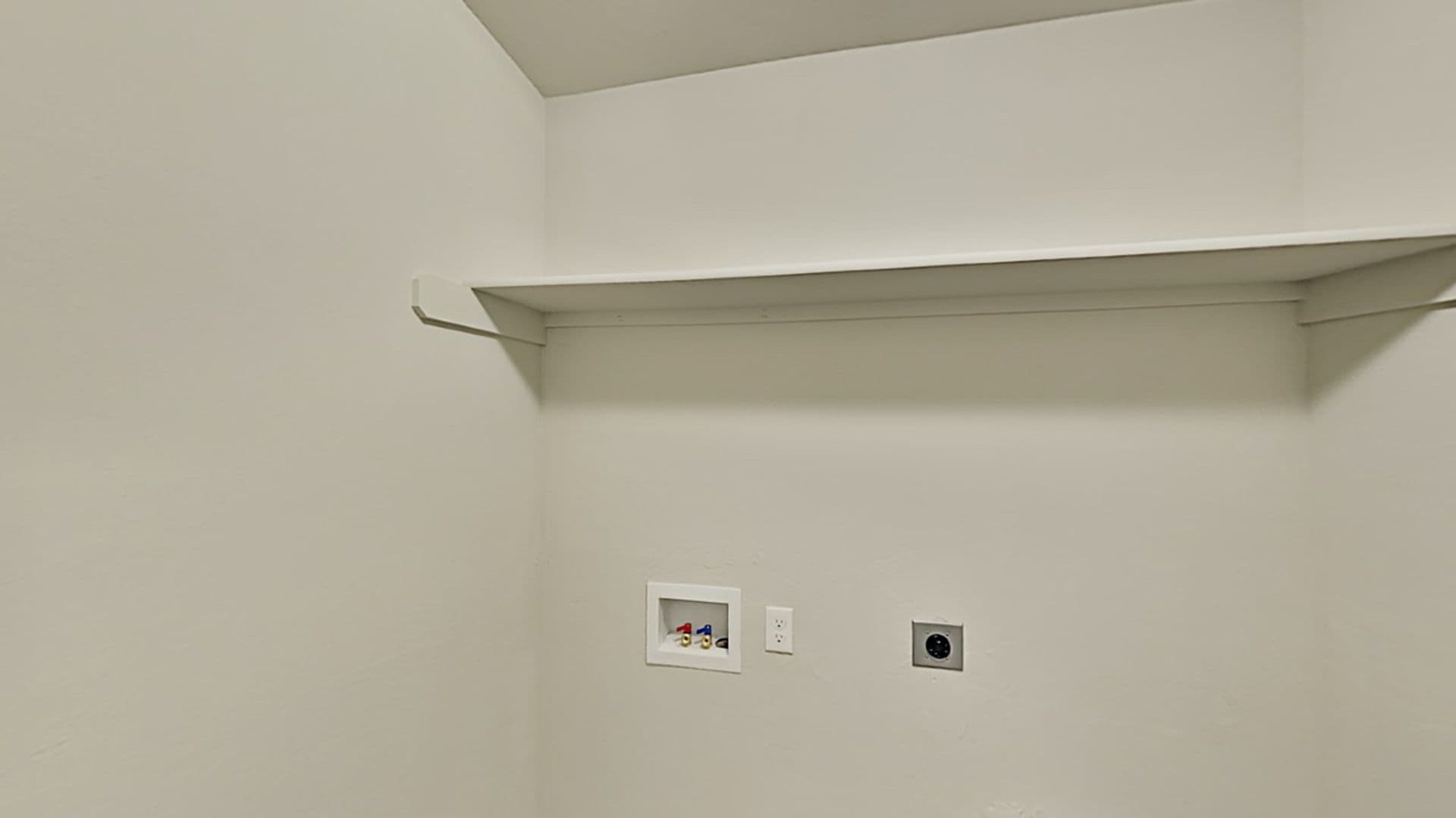 Newcastle House: 309 Blue Drive