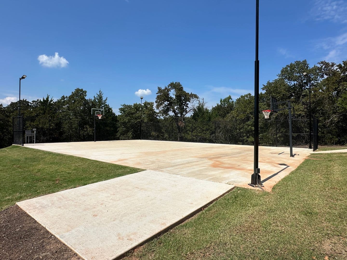Newalla House: 16951 Buck Circle