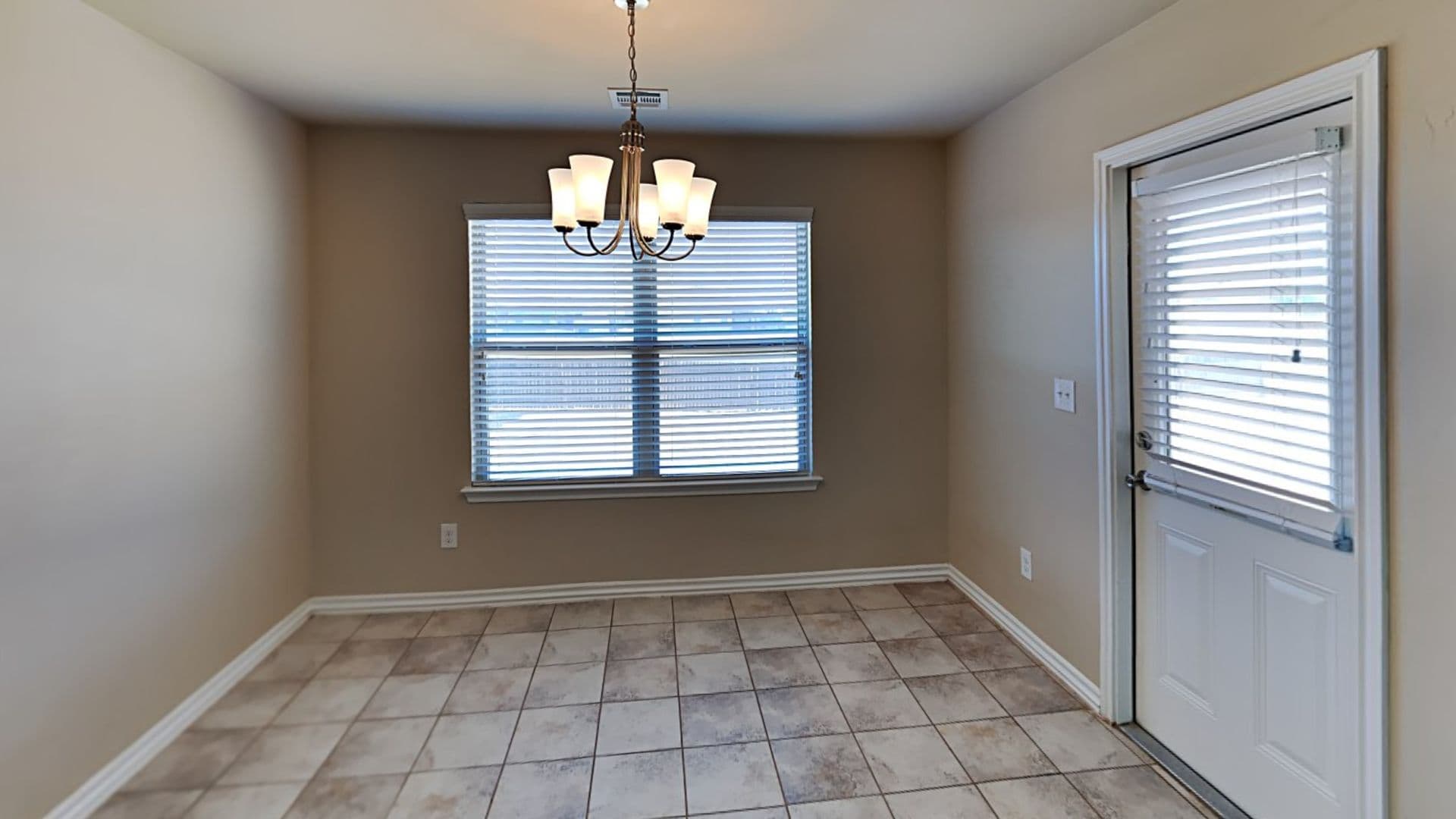 Yukon House: 2501 Ressie Lane