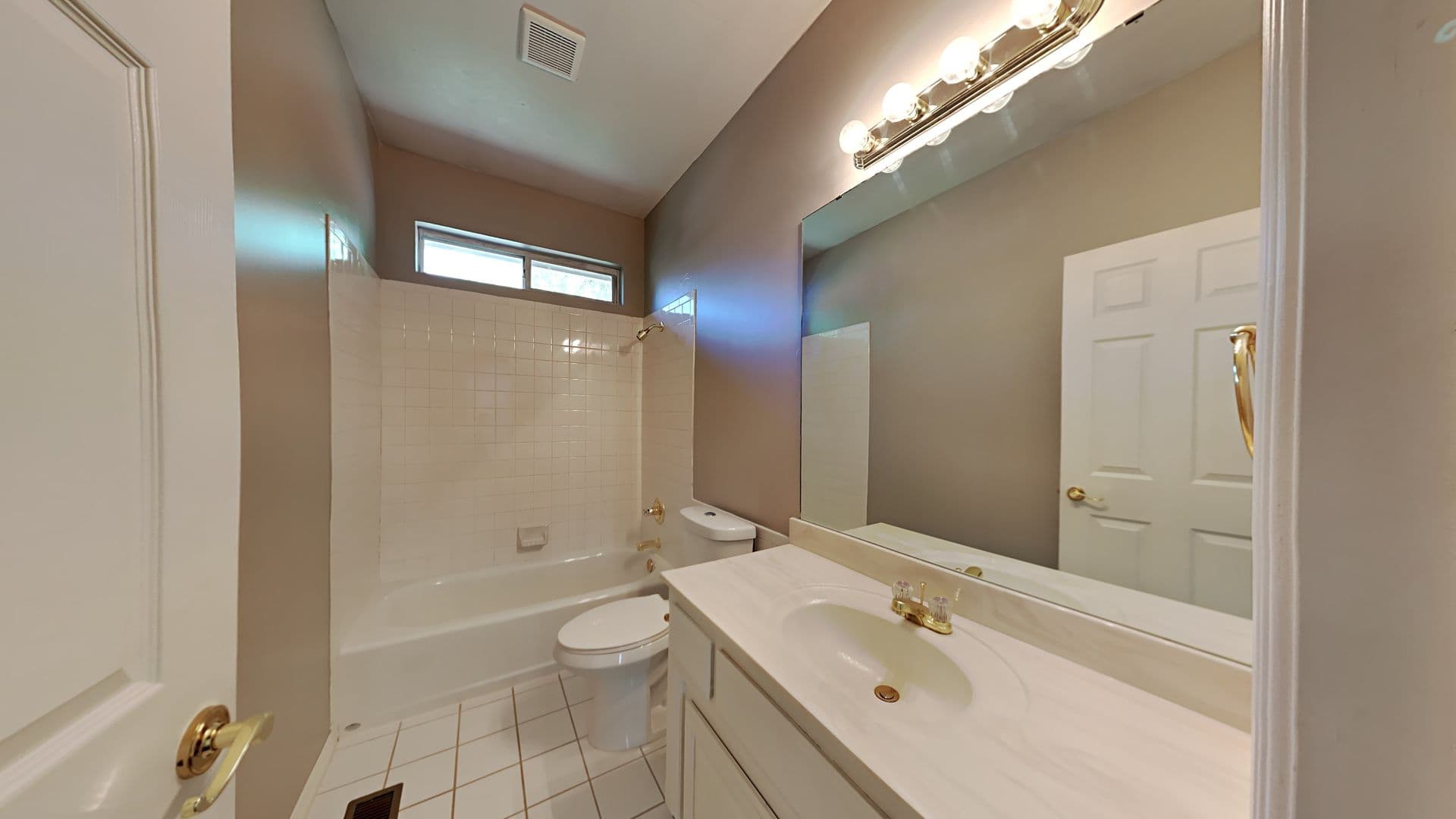 Edmond House: 741 Fox Bend Trail