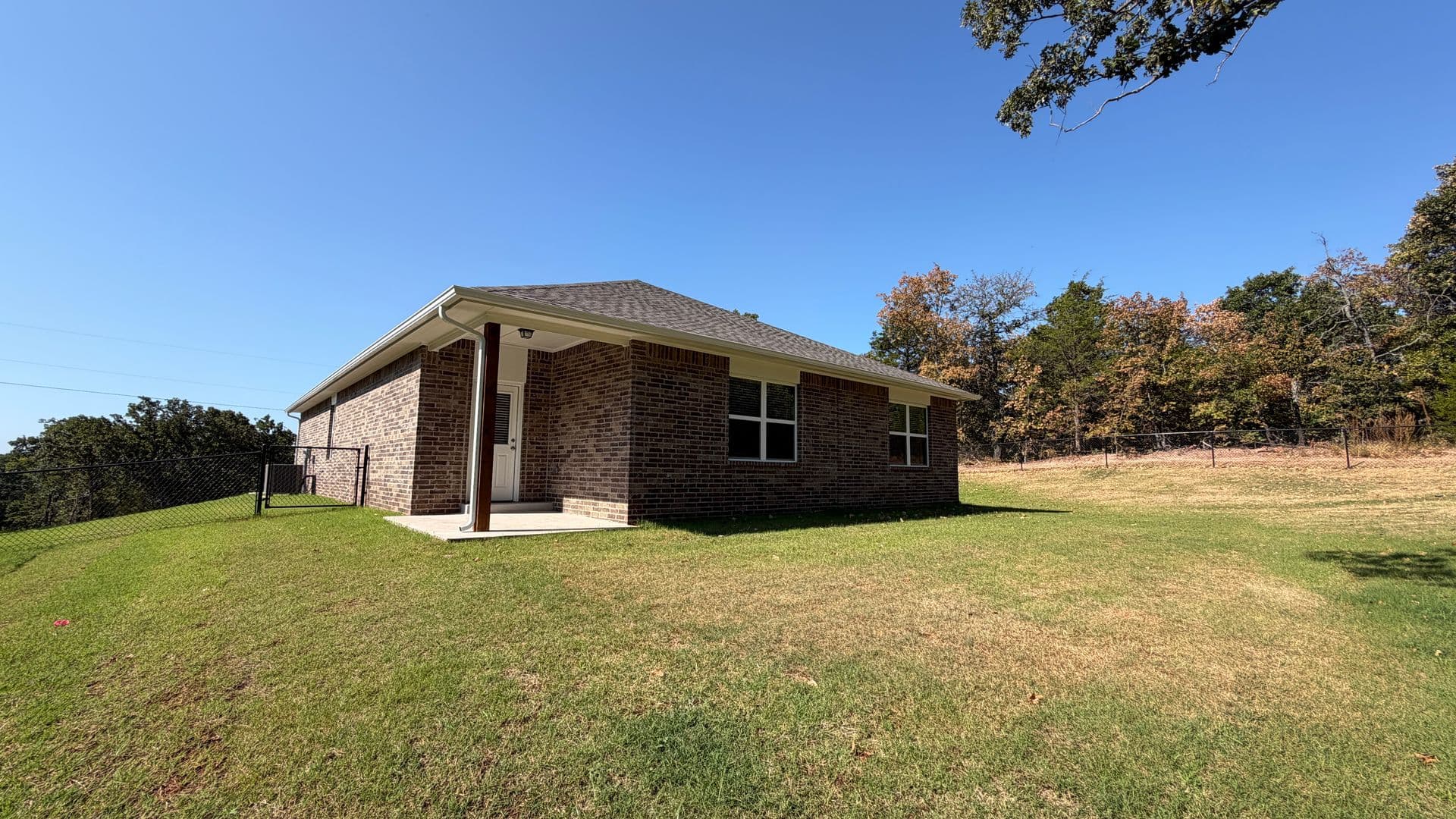 Newalla House: 17860 Lantana Loop