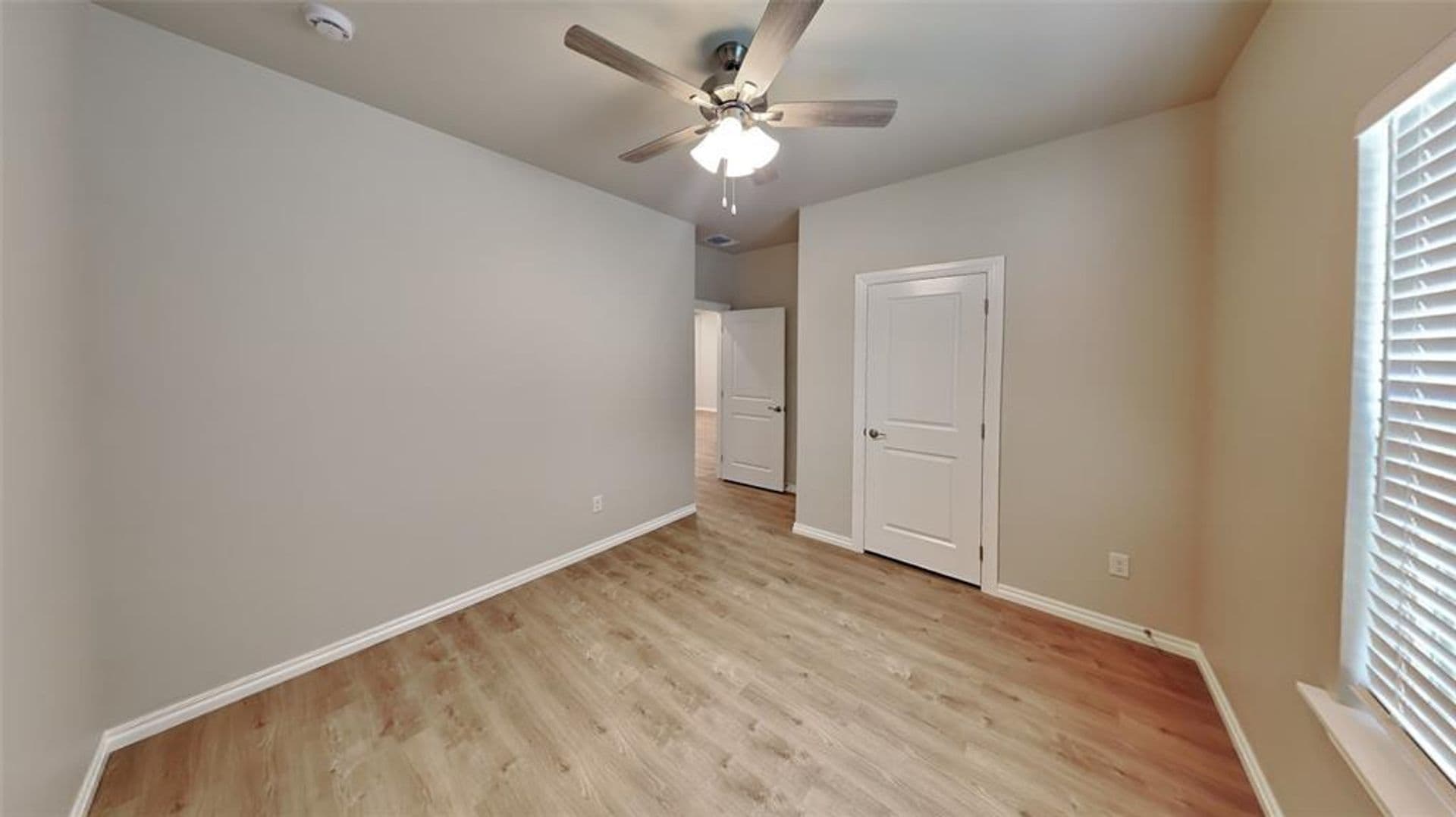 Warr Acres House: 6916 Labelle Drive