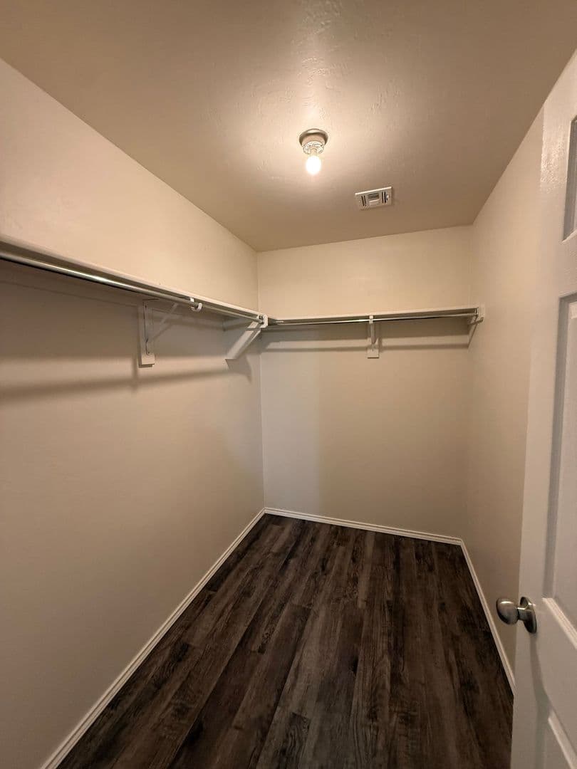 Mustang House: 1017 N Pheasant Way