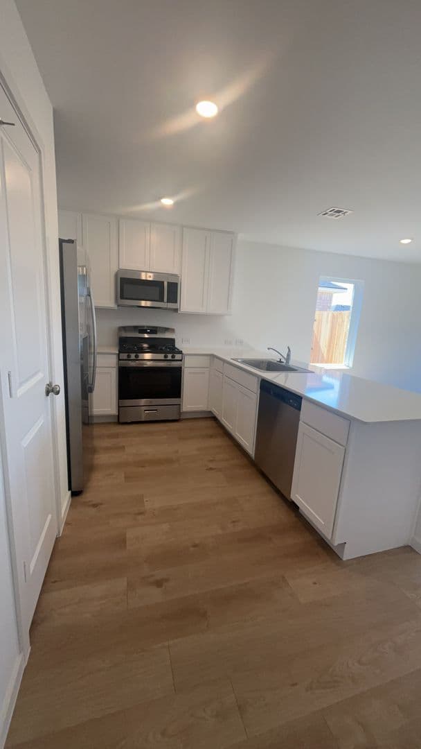 Edmond House: 20501 Velvet Street