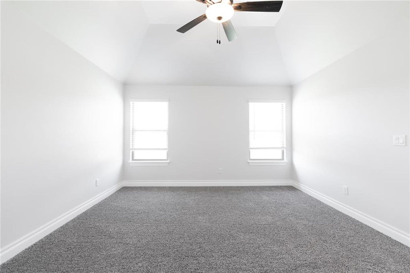 Edmond House: 9017 Stark Street