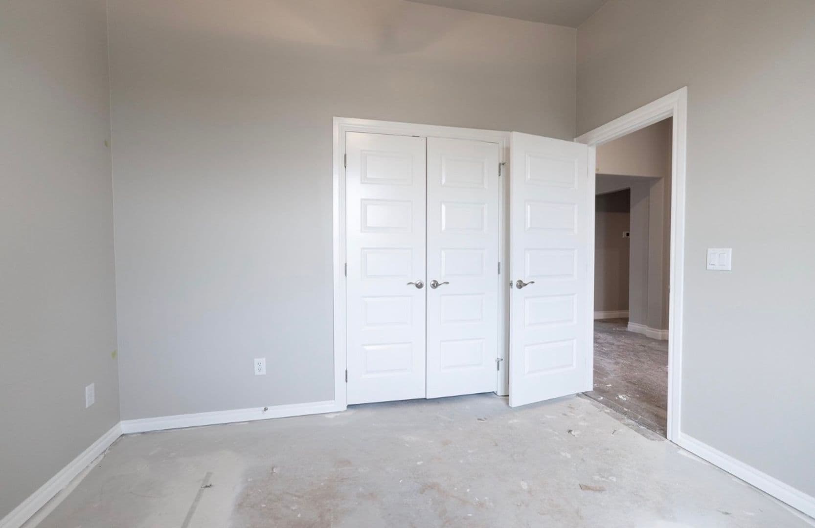 Edmond House: 9001 Stark Street