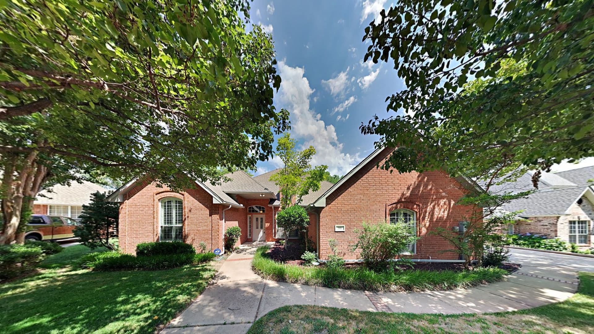 Edmond House: 741 Fox Bend Trail