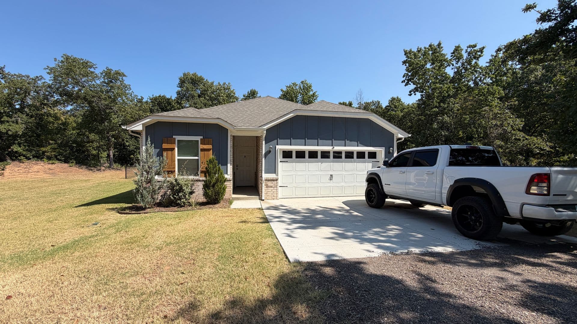 Newalla House: 16951 Buck Circle