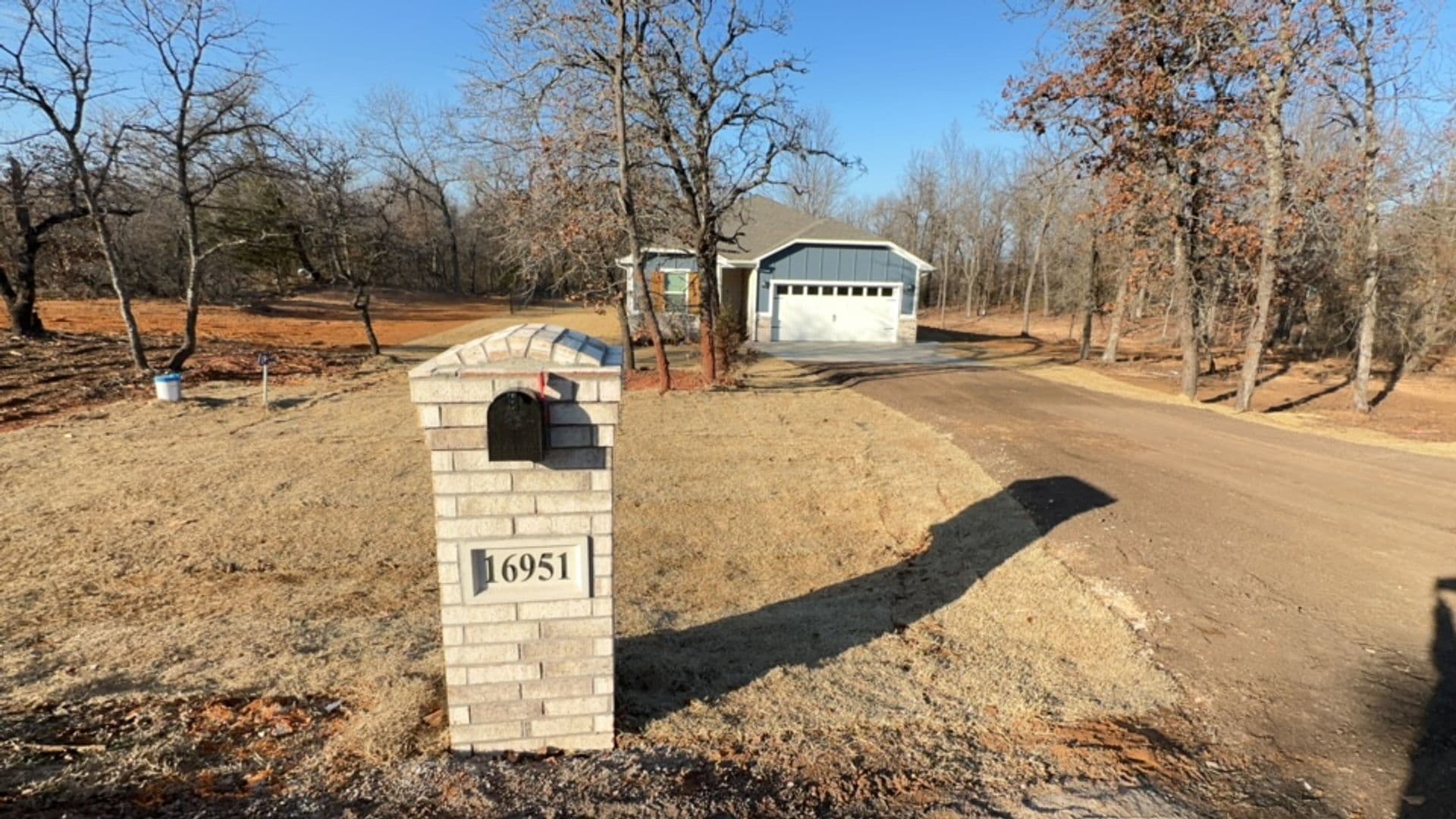 Newalla House: 16951 Buck Circle