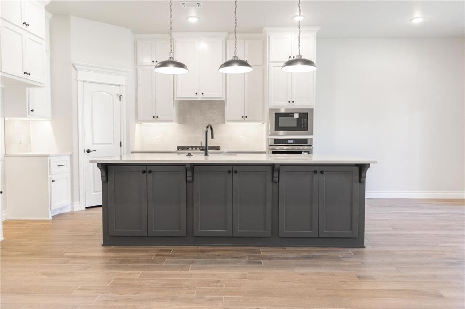 Edmond House: 5608 Rose Prairie Boulevard