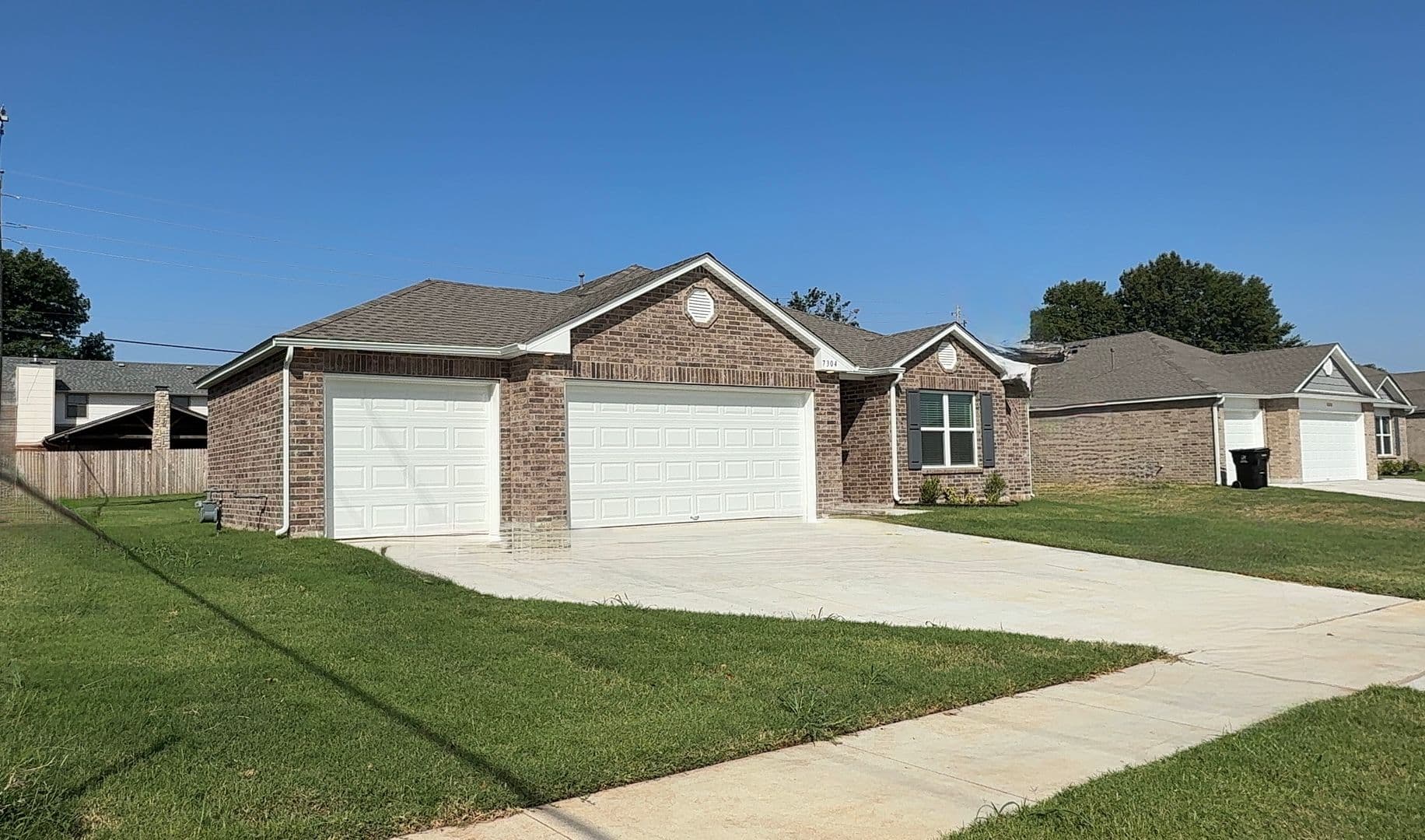 Broken Arrow House: 7304 S Maple Ave