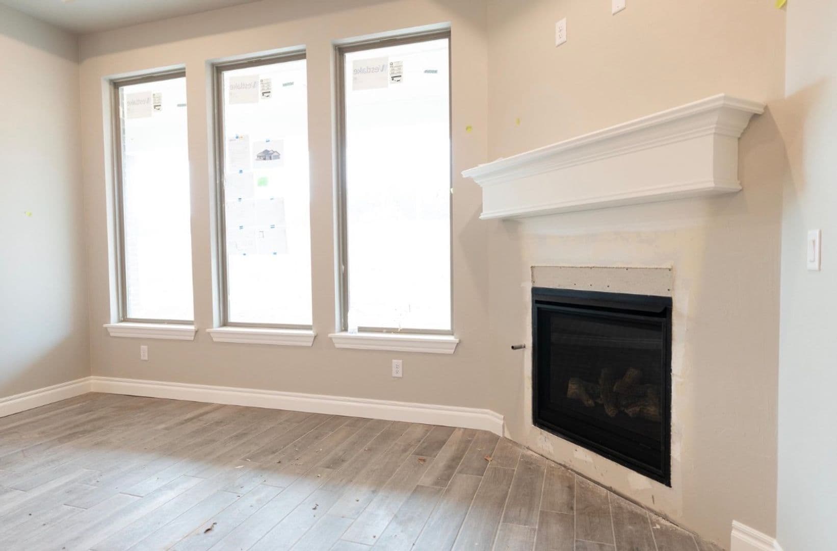 Edmond House: 9001 Stark Street