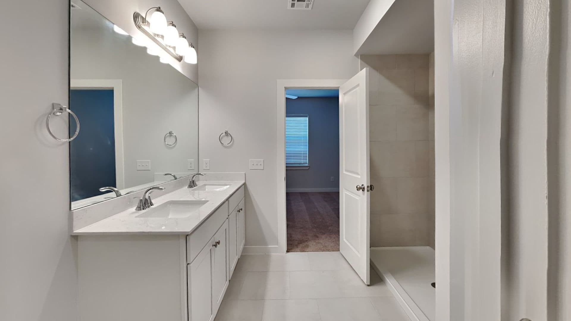 Newalla House: 16951 Buck Circle