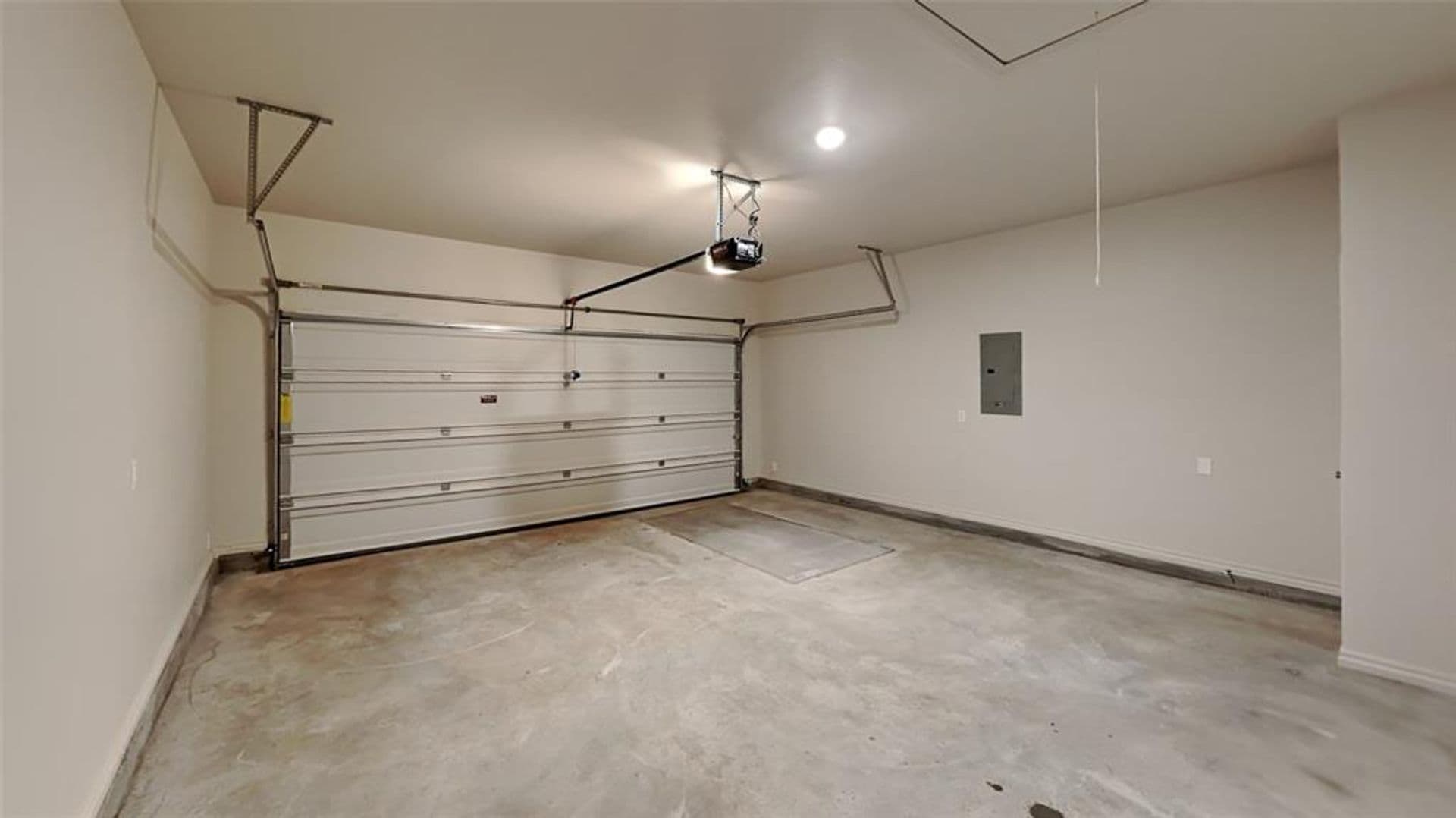 Warr Acres House: 6813 Labelle Drive