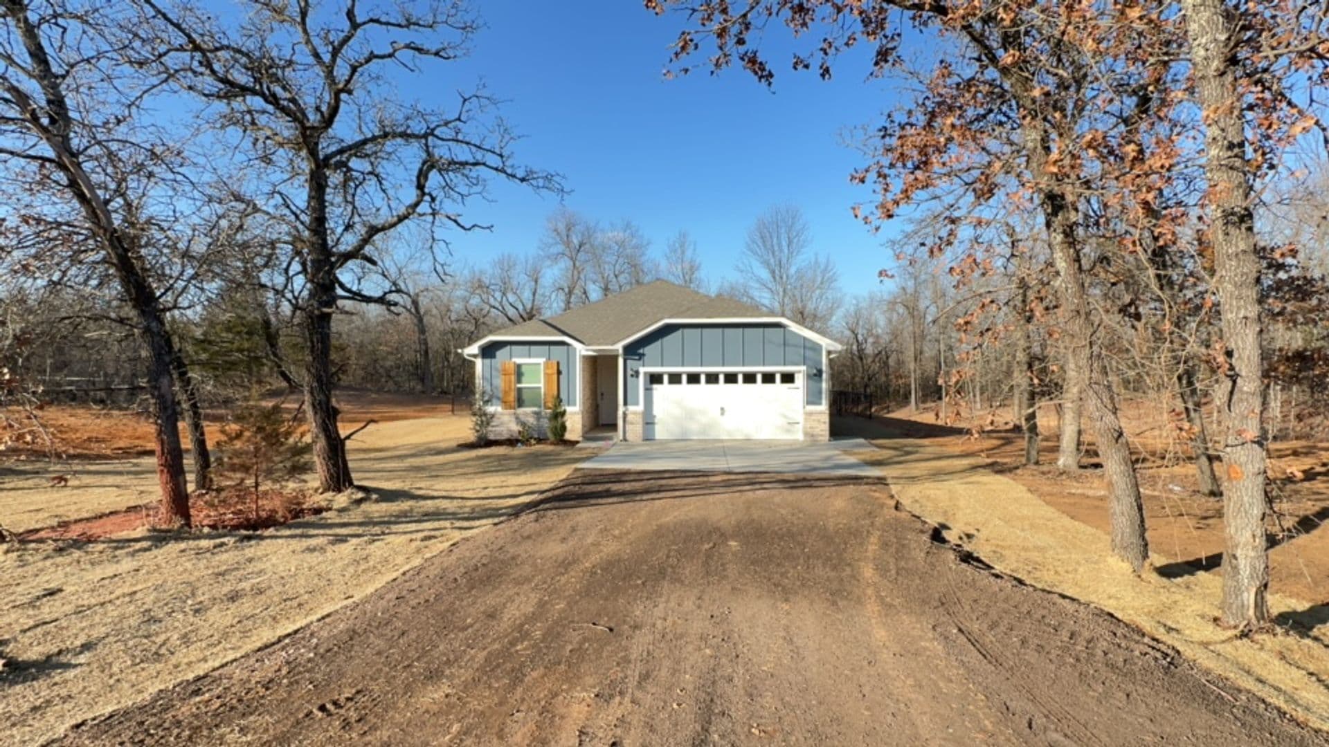 Newalla House: 16951 Buck Circle